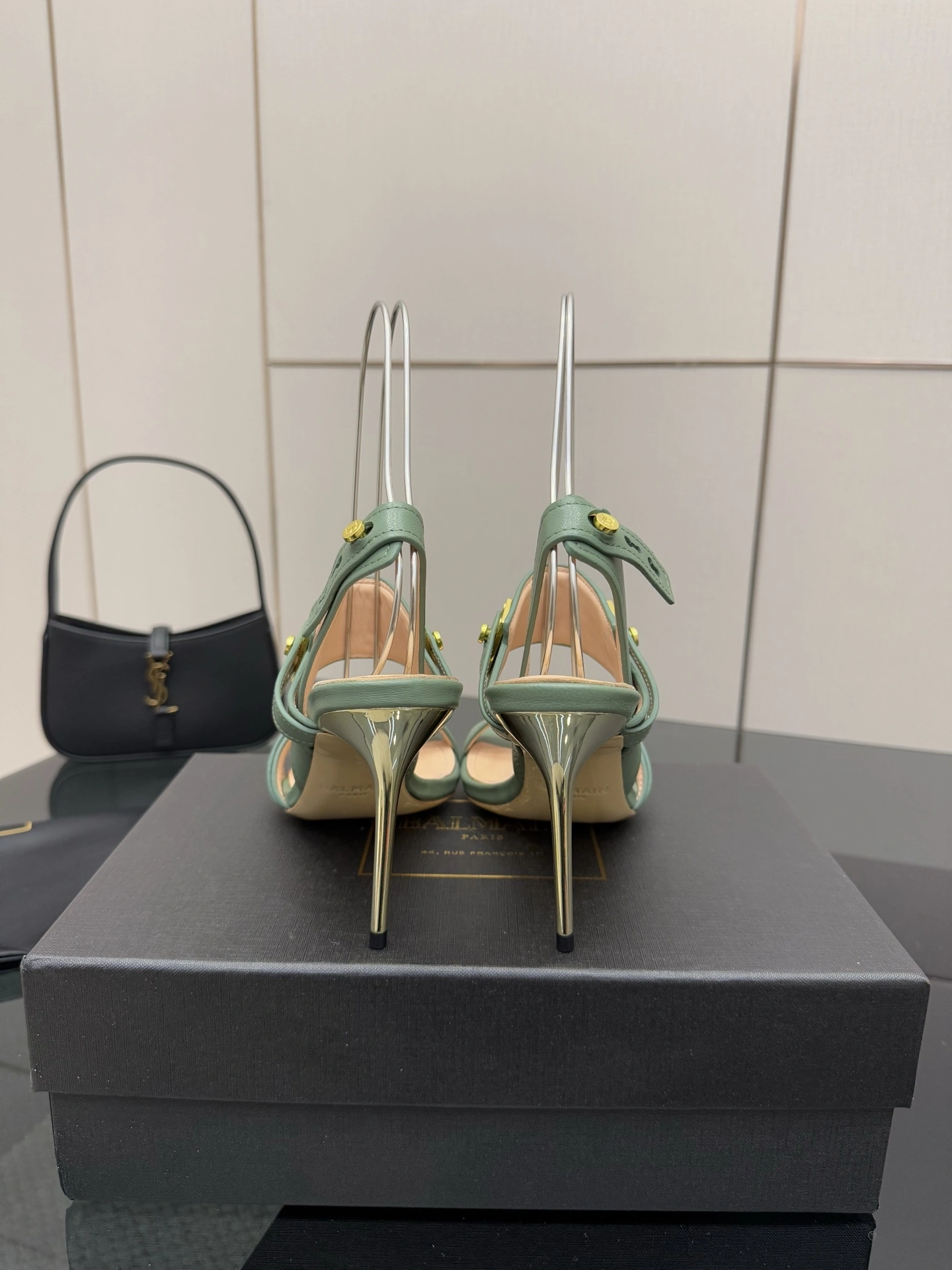COCO-- 21871i9 Heel height：10.5CM cowhide item:E-X158E09901T